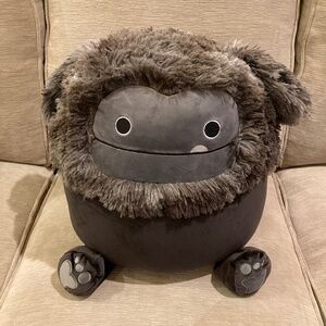 Wallis The 16" Bigfoot Squishmallow NWT